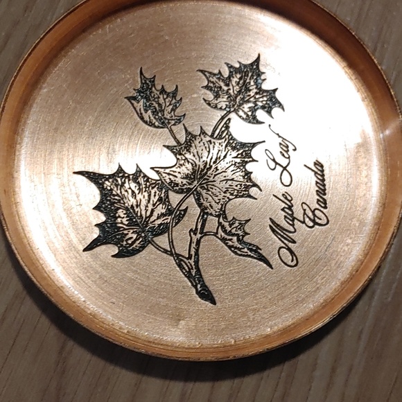 Canada Copper Souvenir Plates Set of 6 - Picture 4 of 8